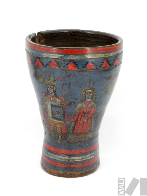 Quero con escena inca, soldado y rabona