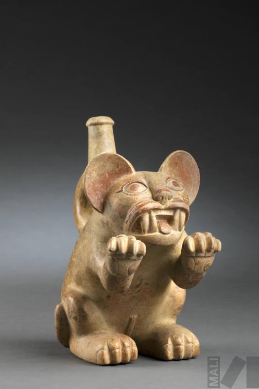 Botella en forma de felino rampante