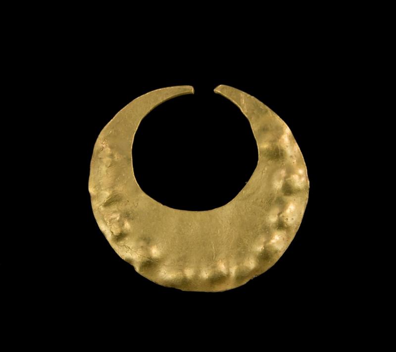 Nariguera de forma semi circular