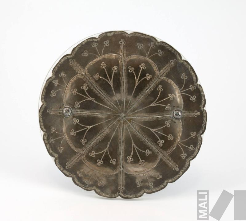 Placa de traje de danzante