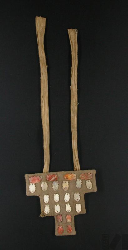 Taparrabo con aplicaciones de concha