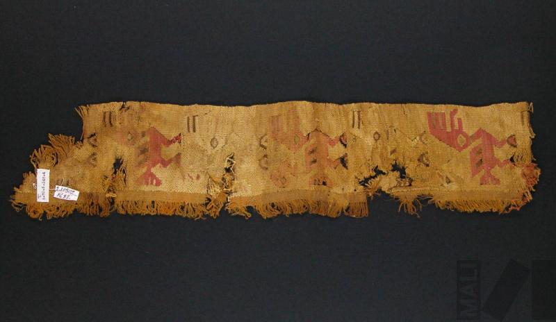 Fragmento de banda con diseños de aves