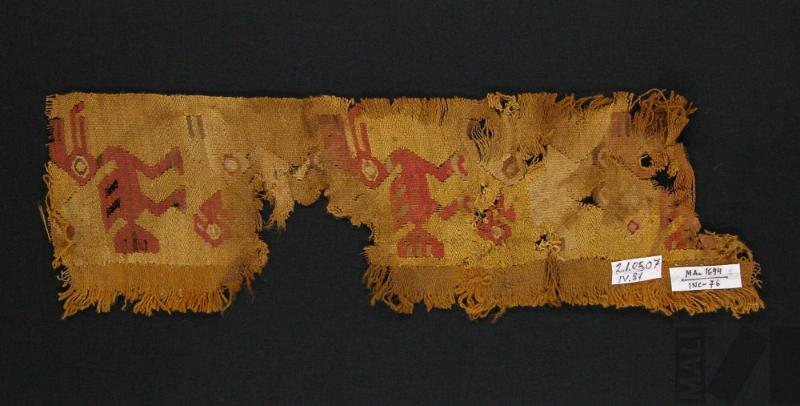 Fragmento de banda con diseños de aves