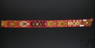 Fragmento de banda polícroma con diseños zoomorfos con tocados y peces