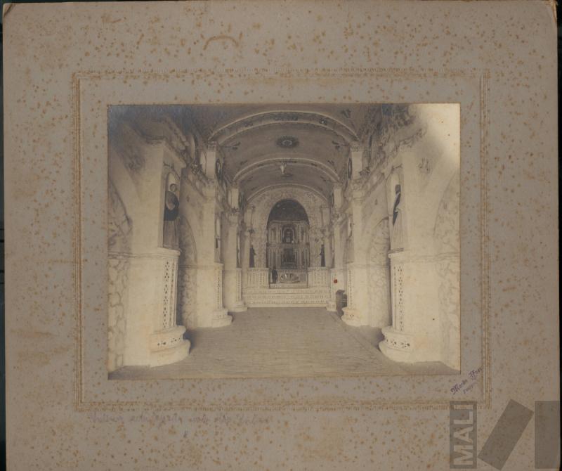 Interior de la iglesia de Tintiri, Azángaro, Puno