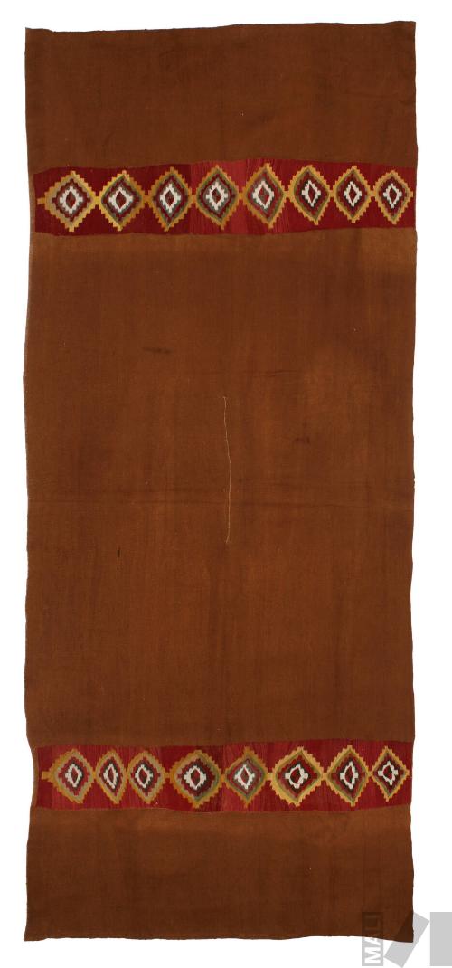 Uncu con diseño de rombos escalonados