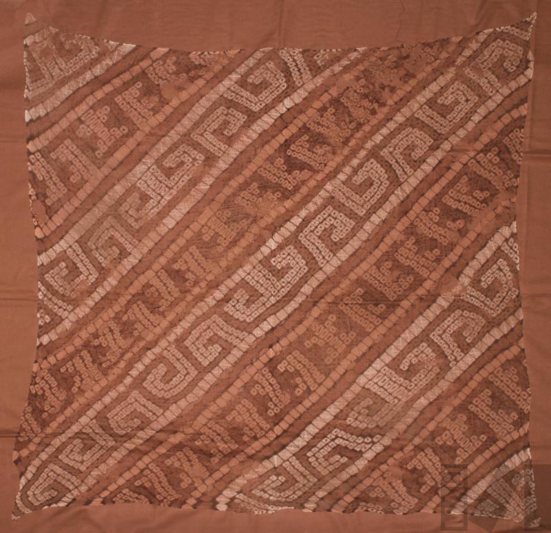 Paño con motivos geométricos