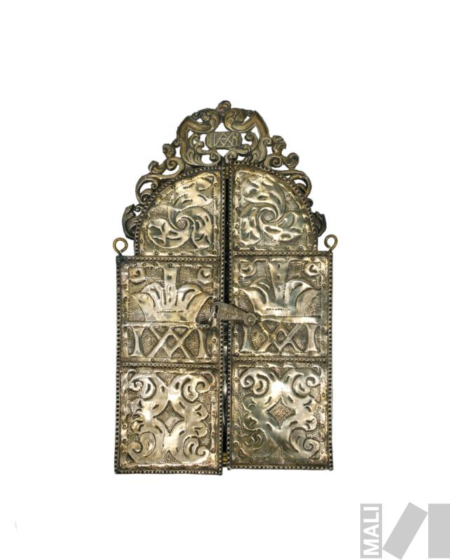 Caja de retablo portátil de la Virgen de Copacabana