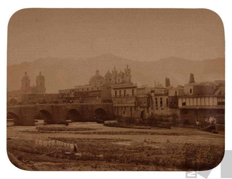 Vista del puente de piedra desde el río Rímac, Lima