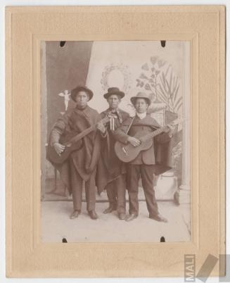 Enrique Martinez, Fidel Salazar y personaje no identificado