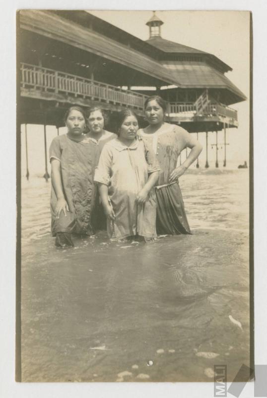 Retrato de bañistas, Lima