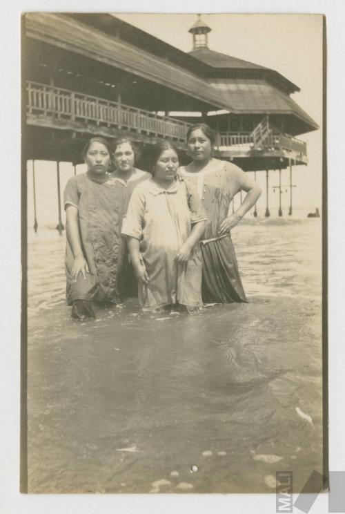 Retrato de bañistas, Lima