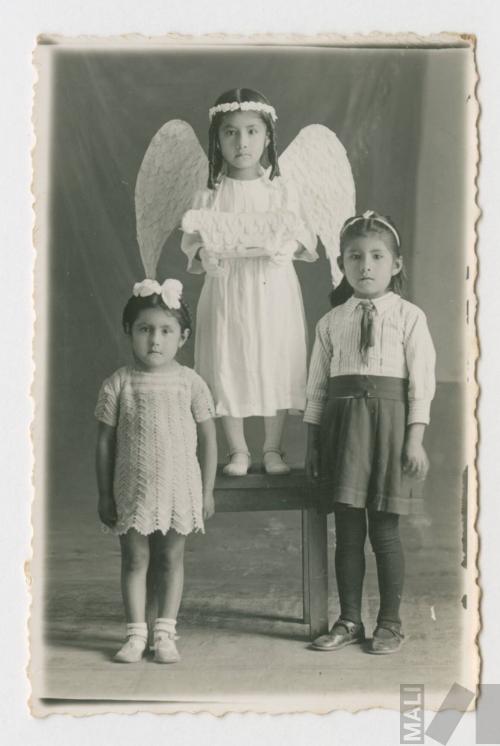 Retrato de tres niñas