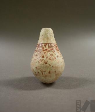 Calero con decoración de motivos geométricos