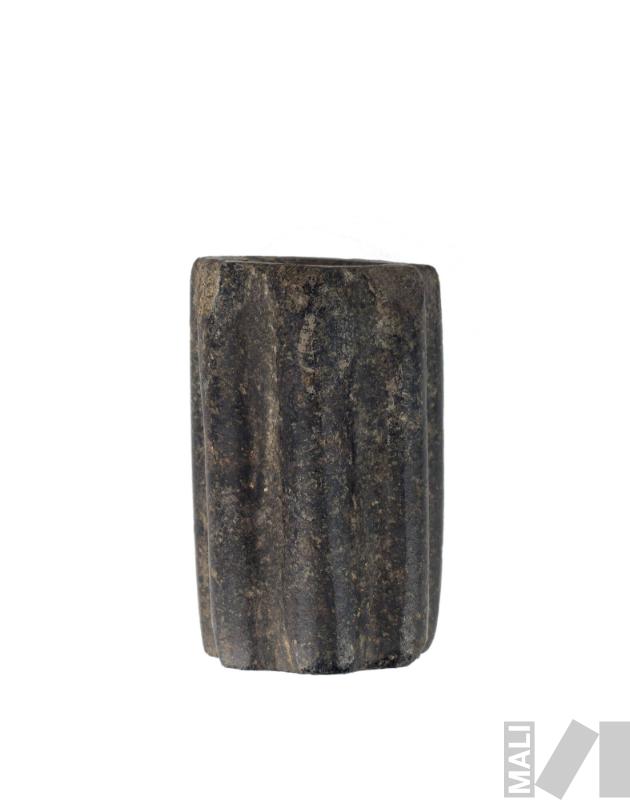 Artefacto que representa a una planta cactácea