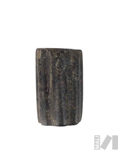 Artefacto que representa a una planta cactácea