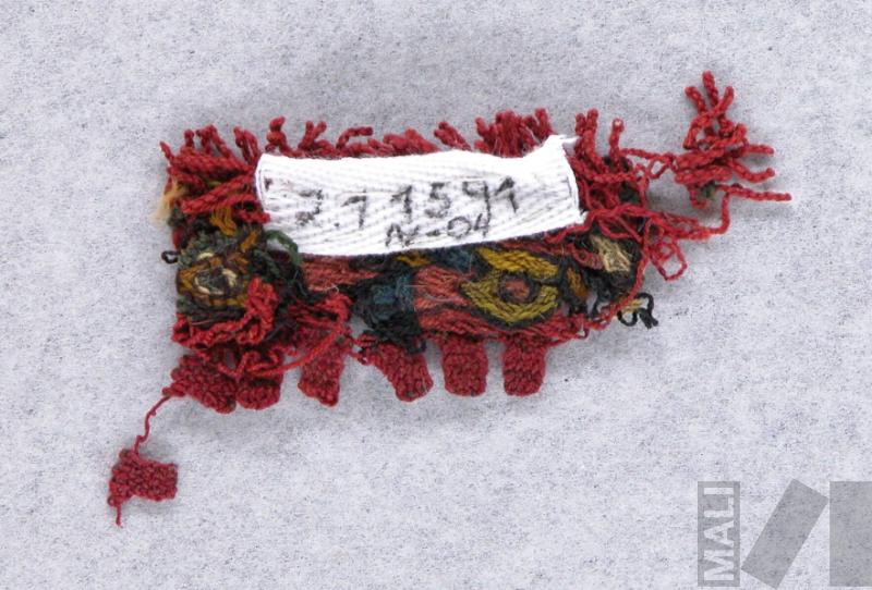 Fragmento de cinta con diseño de aves