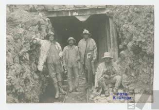 Autorretrato con mineros en Morococha