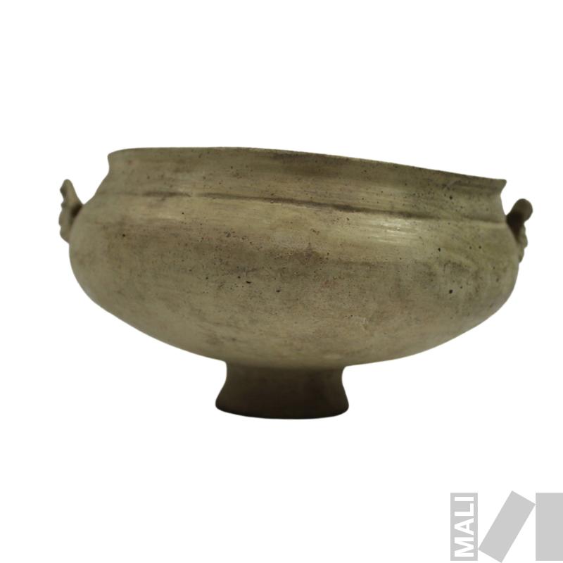 Cuenco con base pedestal y dos sapos