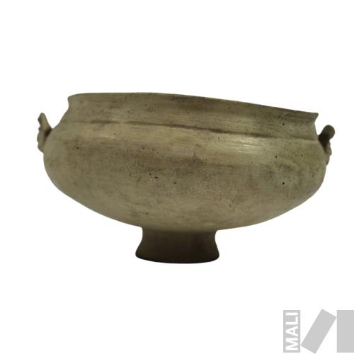 Cuenco con base pedestal y dos sapos