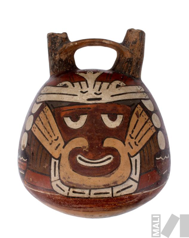 Botella con representación de Ser Mítico Antropomorfo