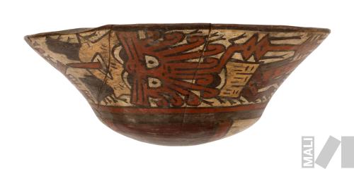 Plato con representación de Ser Mítico Antropomorfo