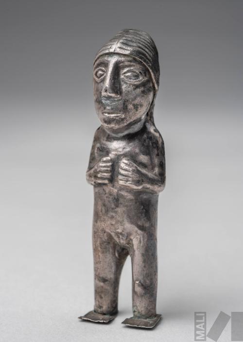 Conopa en forma de mujer