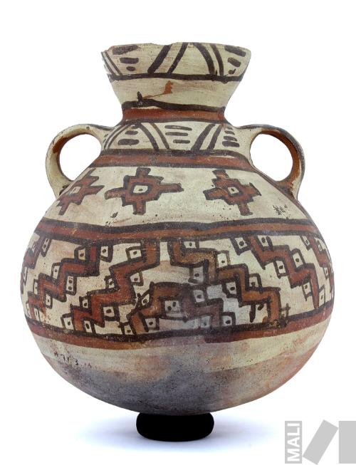 Cántaro con diseños de rombos y motivos escalonados