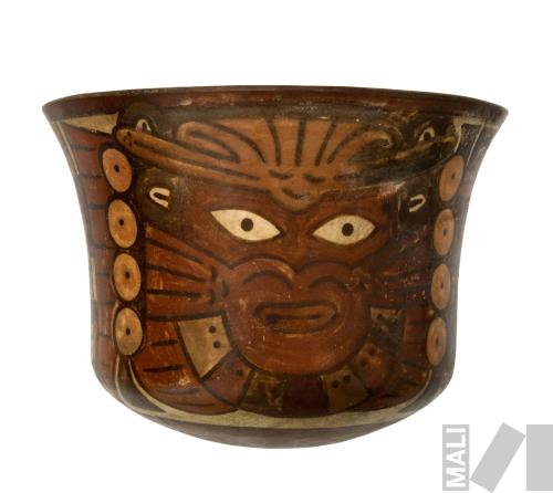Taza con representación de Ser Mítico Antropomorfo