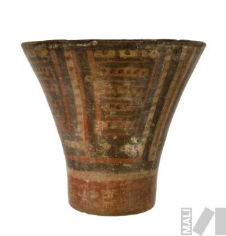 Vaso con diseños geometricos