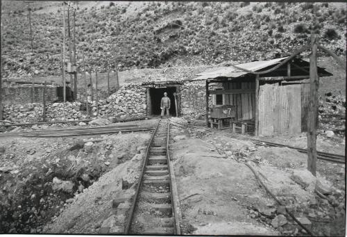Minero al final del riel
